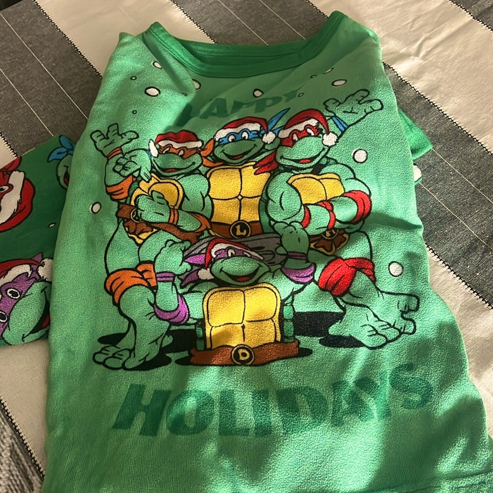 Ninjas Turtles holiday Christmas pajamas💚